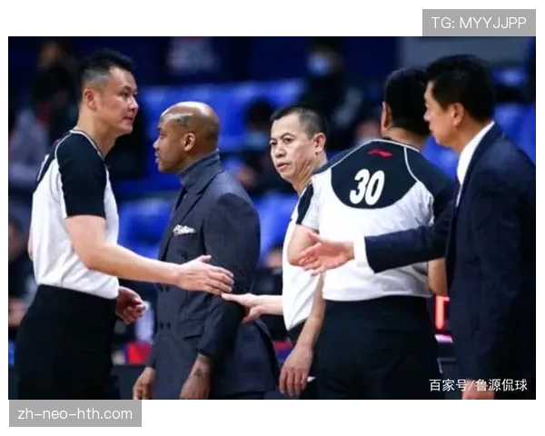 篮球比赛中快攻犯规如何判定?理解判罚标准与适用场景 篮球比赛中快攻犯规如何判定?理解判罚标准与适用场景